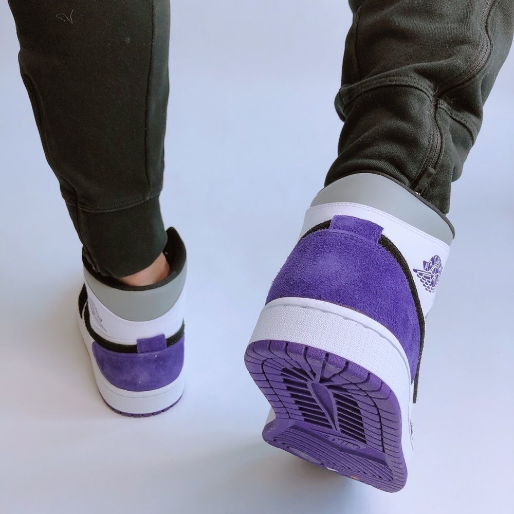 - Air jordan mid - Picture 2 of 3